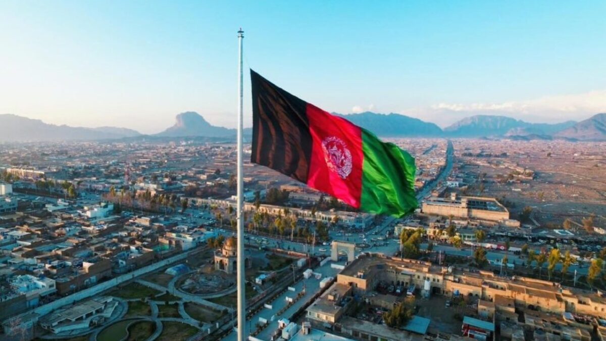 آزادی با شعار به دست نمی‌آید