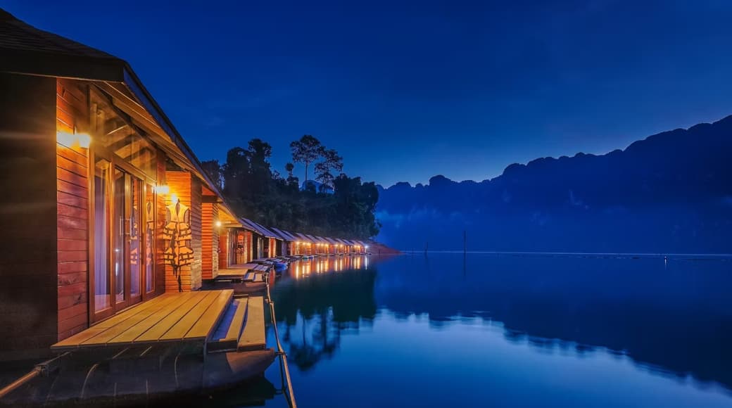 Khao Sok + Chiewlan 2 Day 1 Night VIP