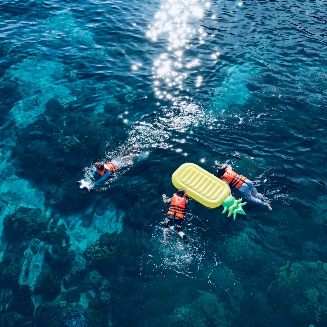 Racha & Coral Island — катамаран Ombre