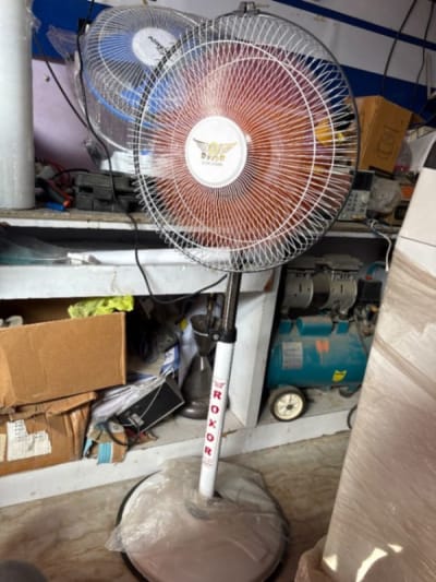 Roxor stand fan