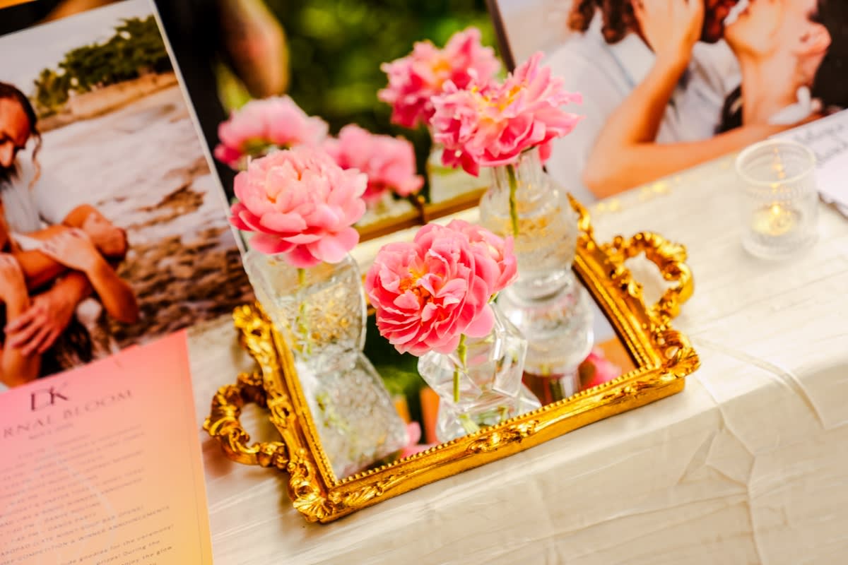 Antique Vases Style