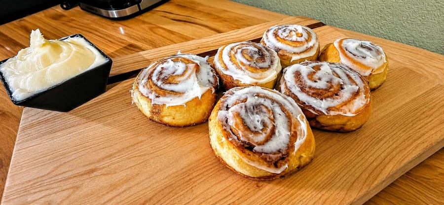 4 pack of Cinnamon Rolls product photo