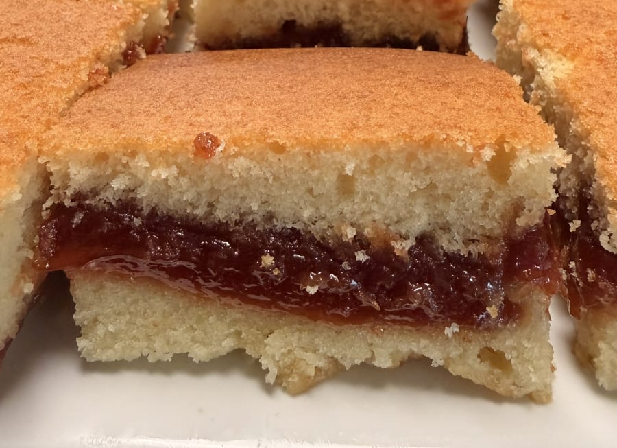 1 Dozen Masa Real ~ Royal Dough with Guava Filling product photo