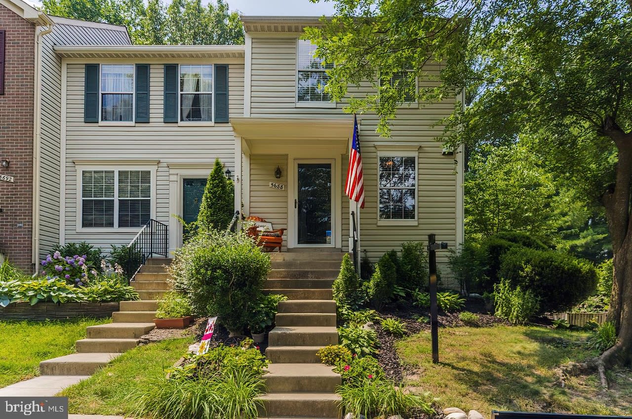Property at 5688 White Dove Ln, Clifton, VA 20124