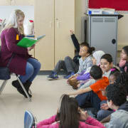 Volunteer Reading w/ Kids Volunteer Reading w/ Kids