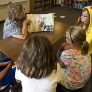 Reading volunteer Reading volunteer