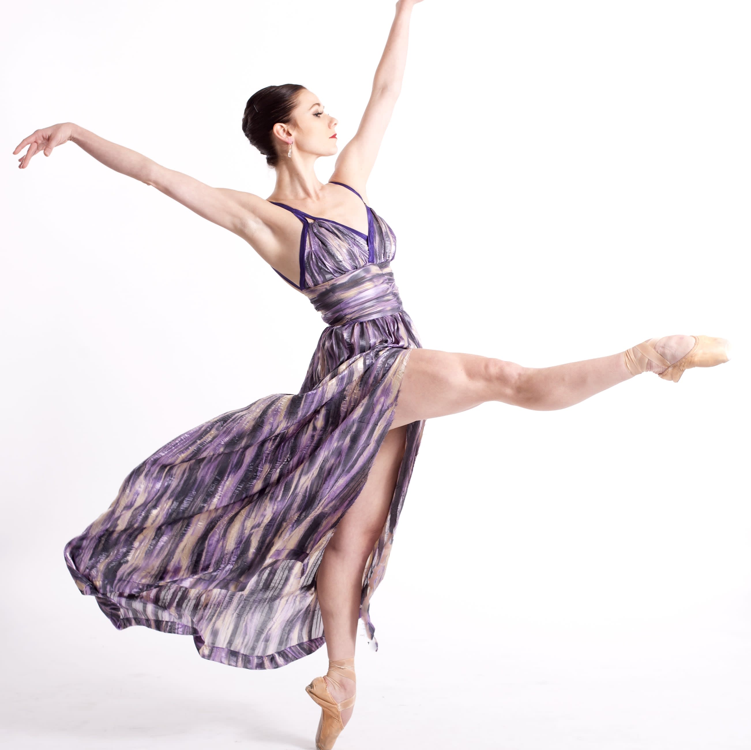 Avva Ballerina Fights Back After Devastating Leak - sixlegq