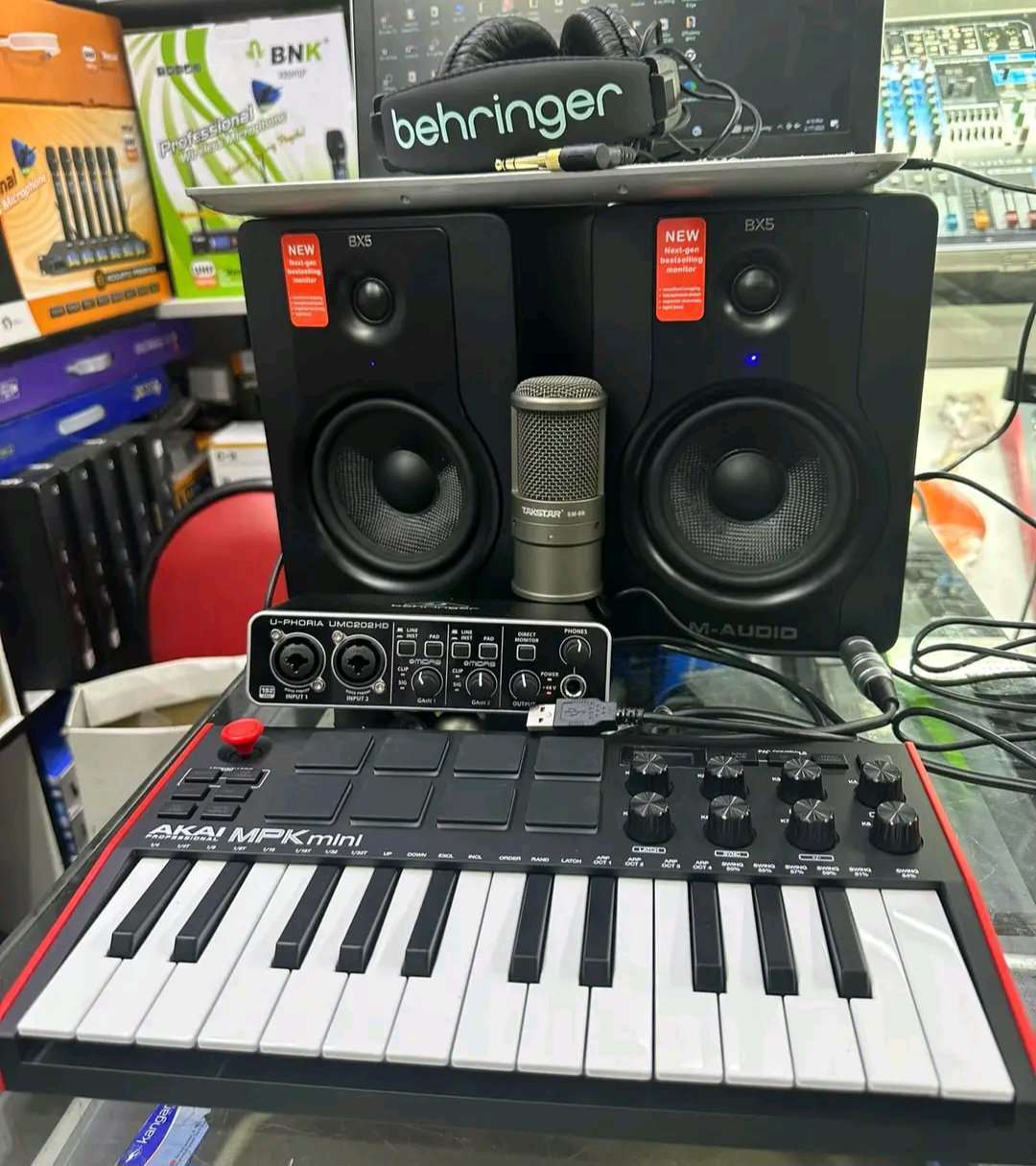 Behringer UMC202 HD & Takstar SM8B Studio Recording Bundle - City Sounds Nairobi