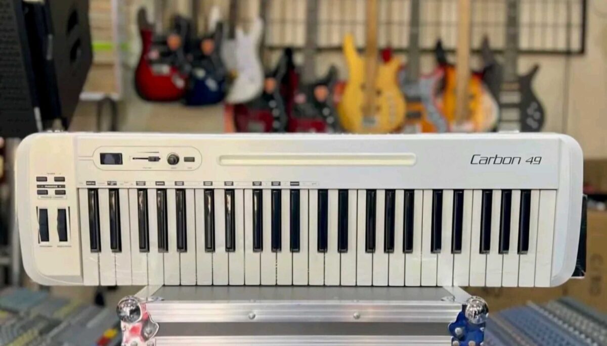 Samson Carbon 49 Semi-Weighted USB MIDI Keyboard Controller - City Sounds Nairobi