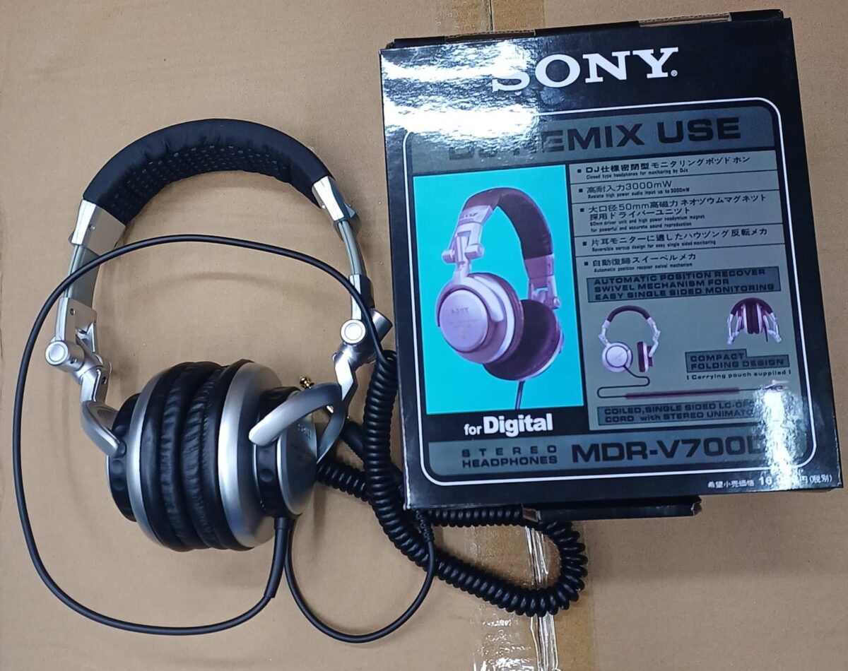 Sony MDR-V700DJ Silver DJ Headphones - Studio Monitor - City Sounds Nairobi