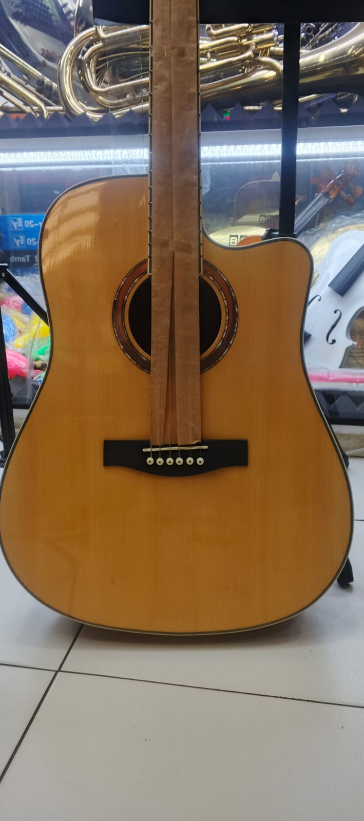 Gibson Style 41" Semi-Acoustic Guitar with Cutaway - photo 2 - City Sounds Nairobi