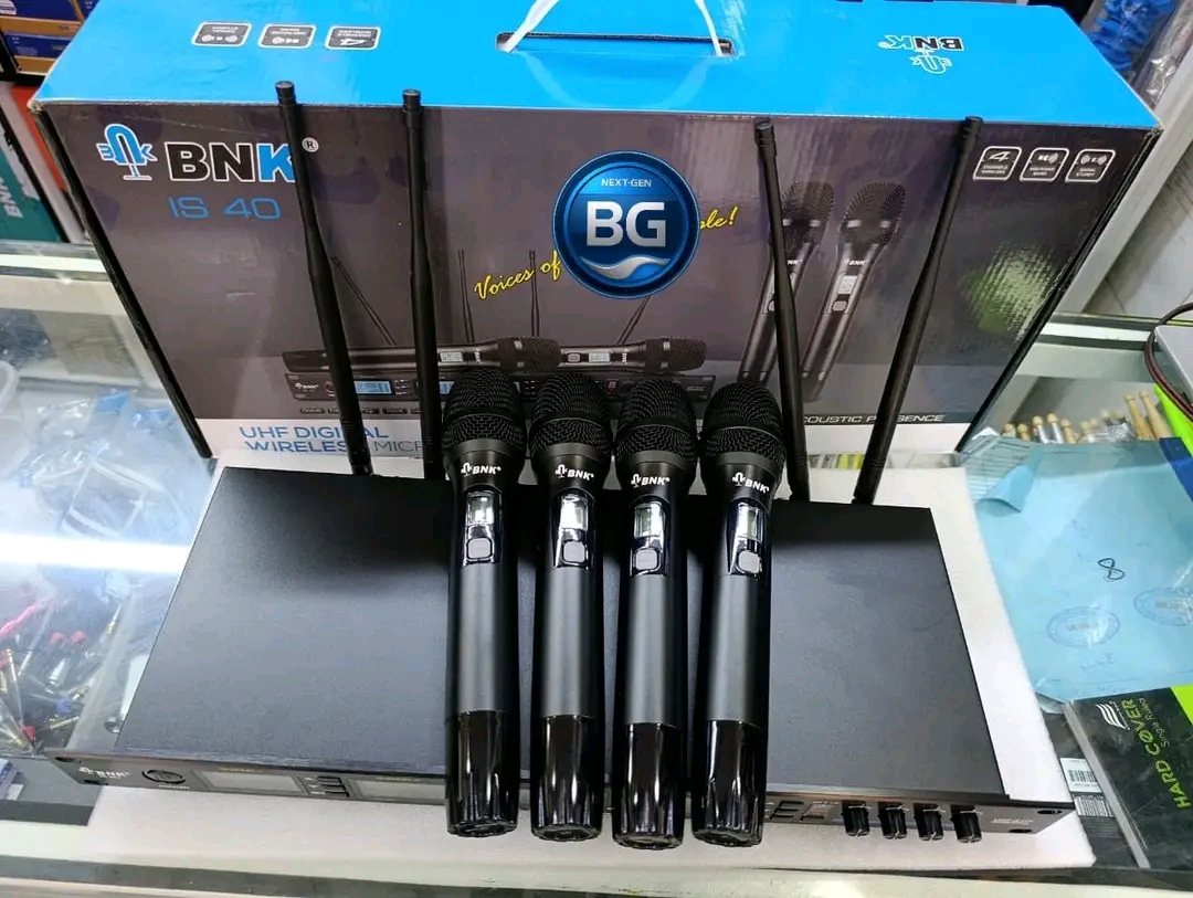 BNK IS 40 UHF Digital Wireless Microphone - City Sounds Nairobi