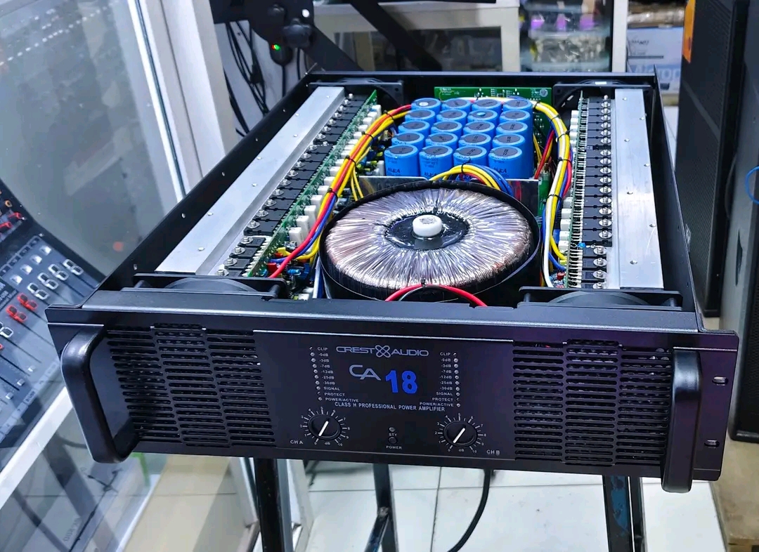 Crest Audio CA18 High Power Amplifier - photo 2 - City Sounds Nairobi
