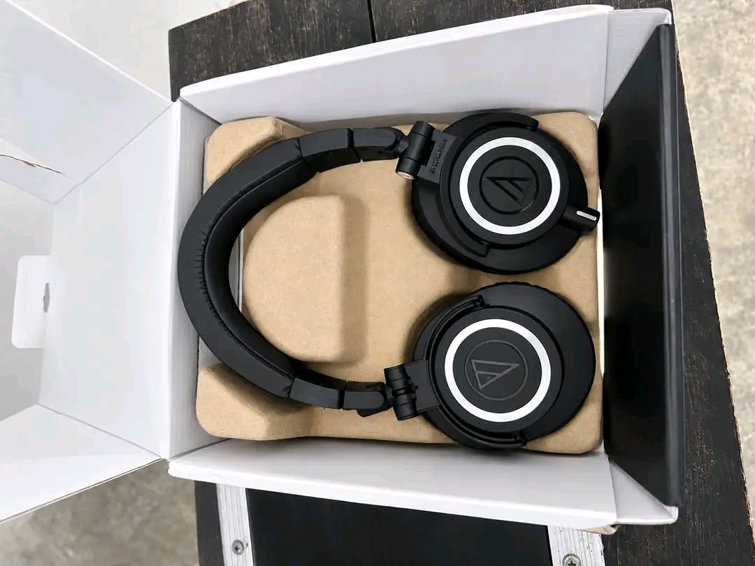 Audio-Technica ATH-M50x Headphones - photo 2 - City Sounds Nairobi