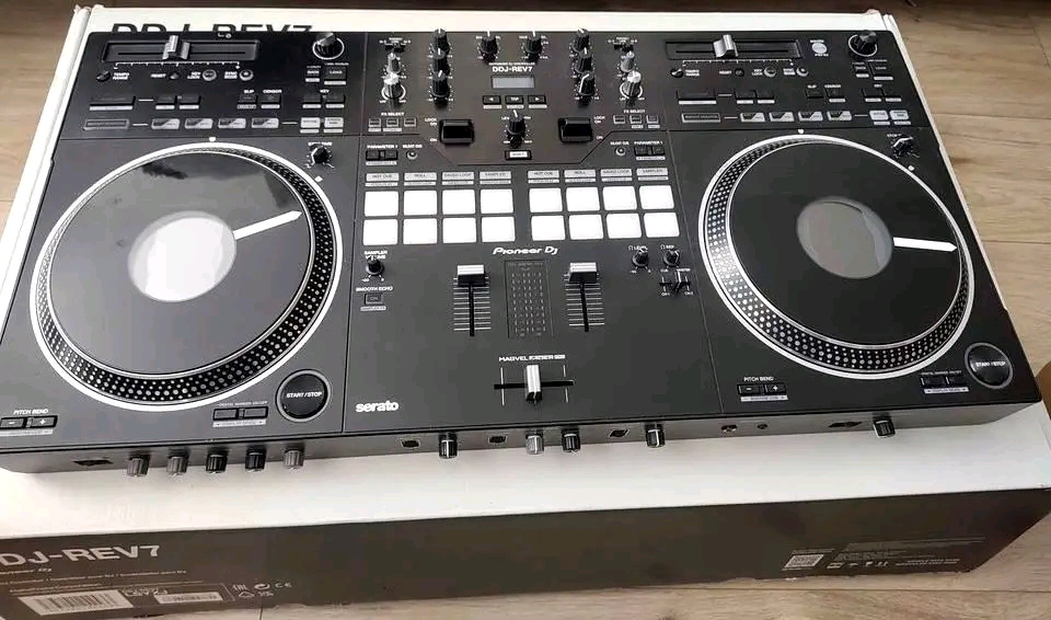Pioneer DDJ Rev7 DJ controller - photo 2 - City Sounds Nairobi