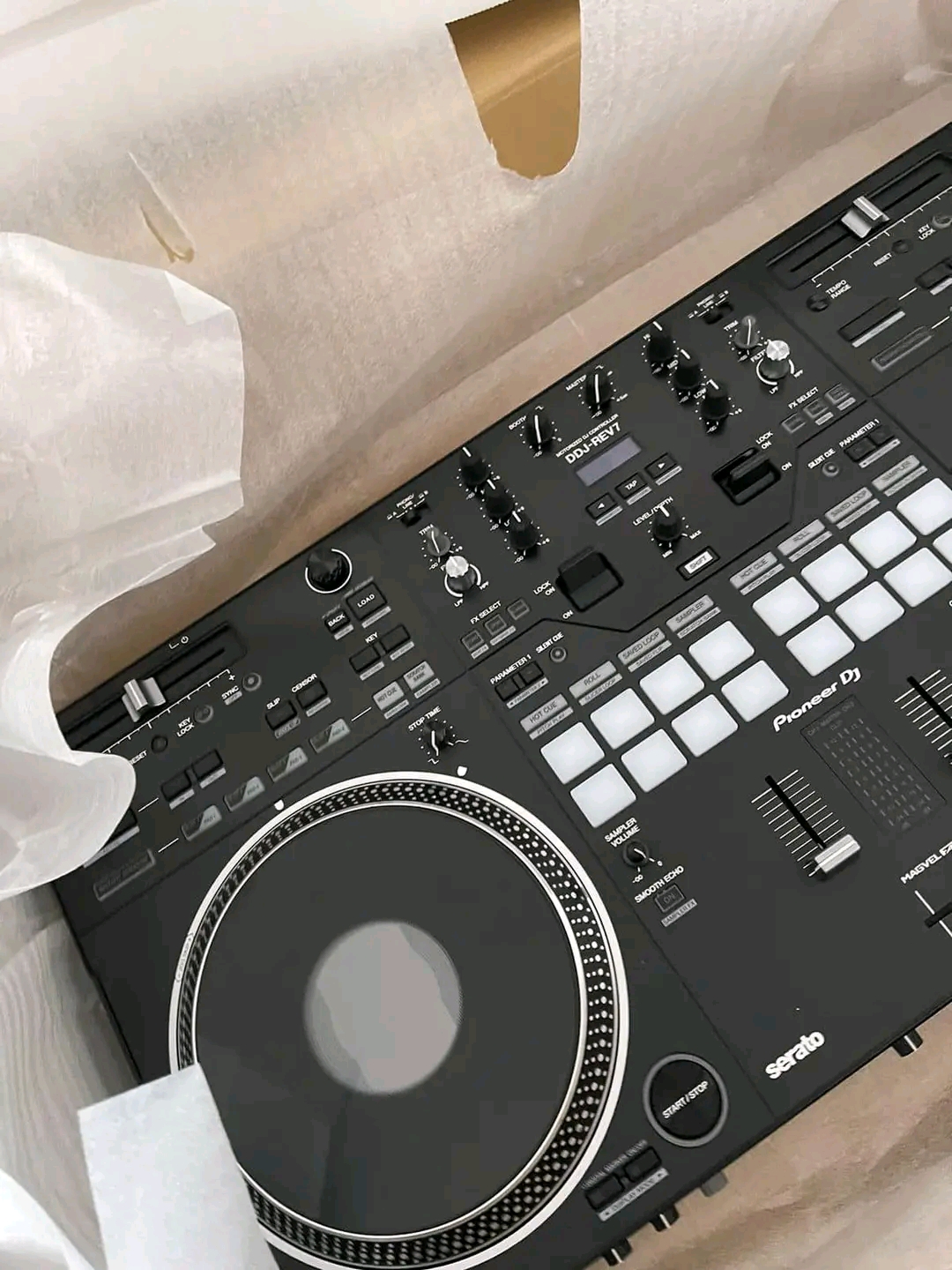 Pioneer DDJ Rev7 DJ controller - photo 3 - City Sounds Nairobi