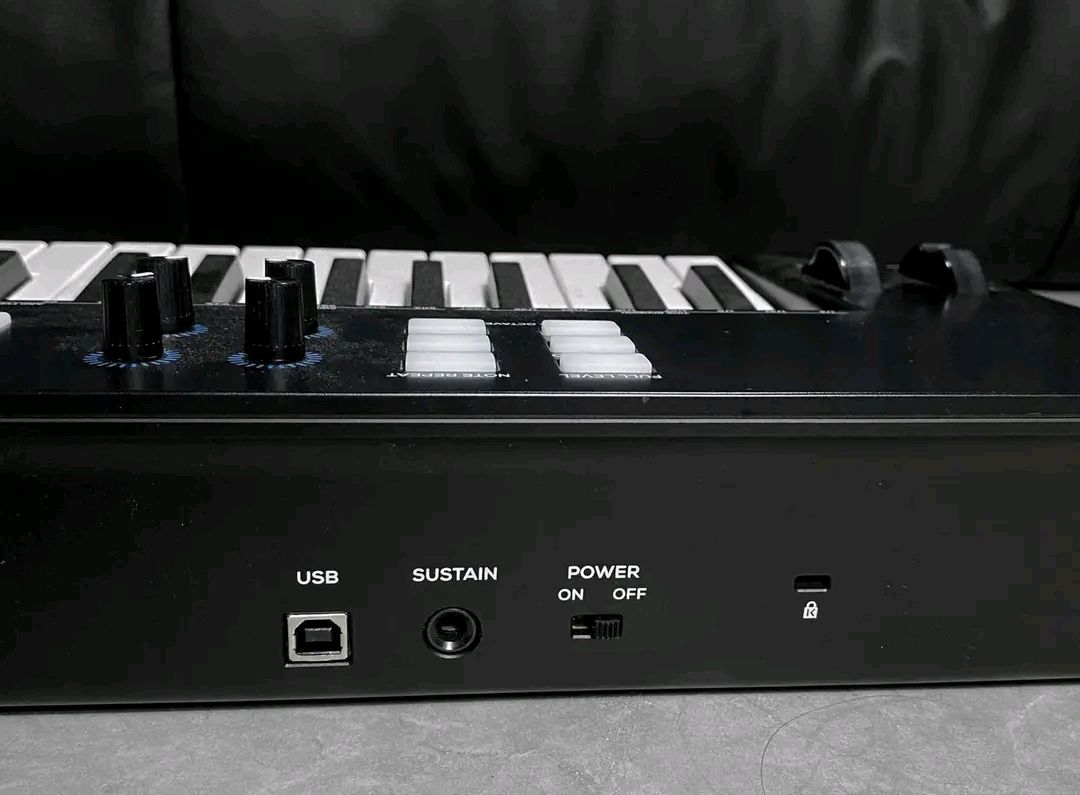 Alesis V49 MKII 49-Key USB MIDI Keyboard - Professional Music Production - photo 6 - City Sounds Nairobi