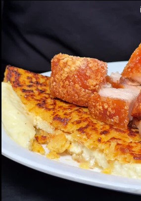 [Imagen de Cachapa Gigante con Cochino Frito]