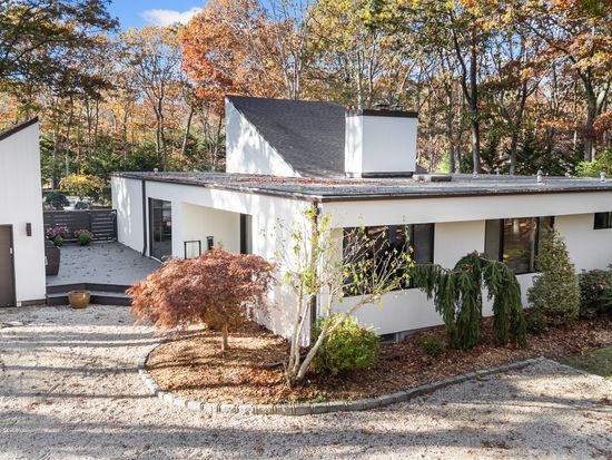 25 N Quarter Rd, Westhampton, NY 11977 - Image 1