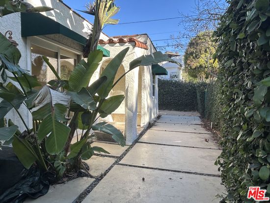 8711 Sherwood Dr, West Hollywood, CA 90069 - Image 1