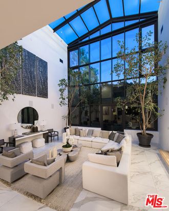 1378 N Doheny Dr, Los Angeles, CA 90069 - Image 1