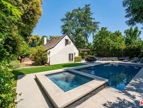 23057 Sylvan St, Woodland Hills, CA 91367 - Image 1