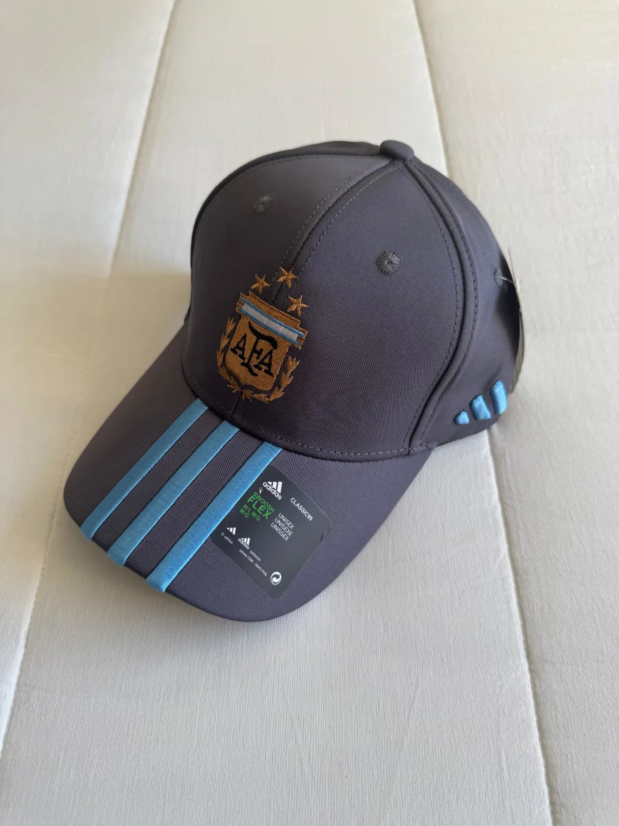 Gorra AFA gris topo