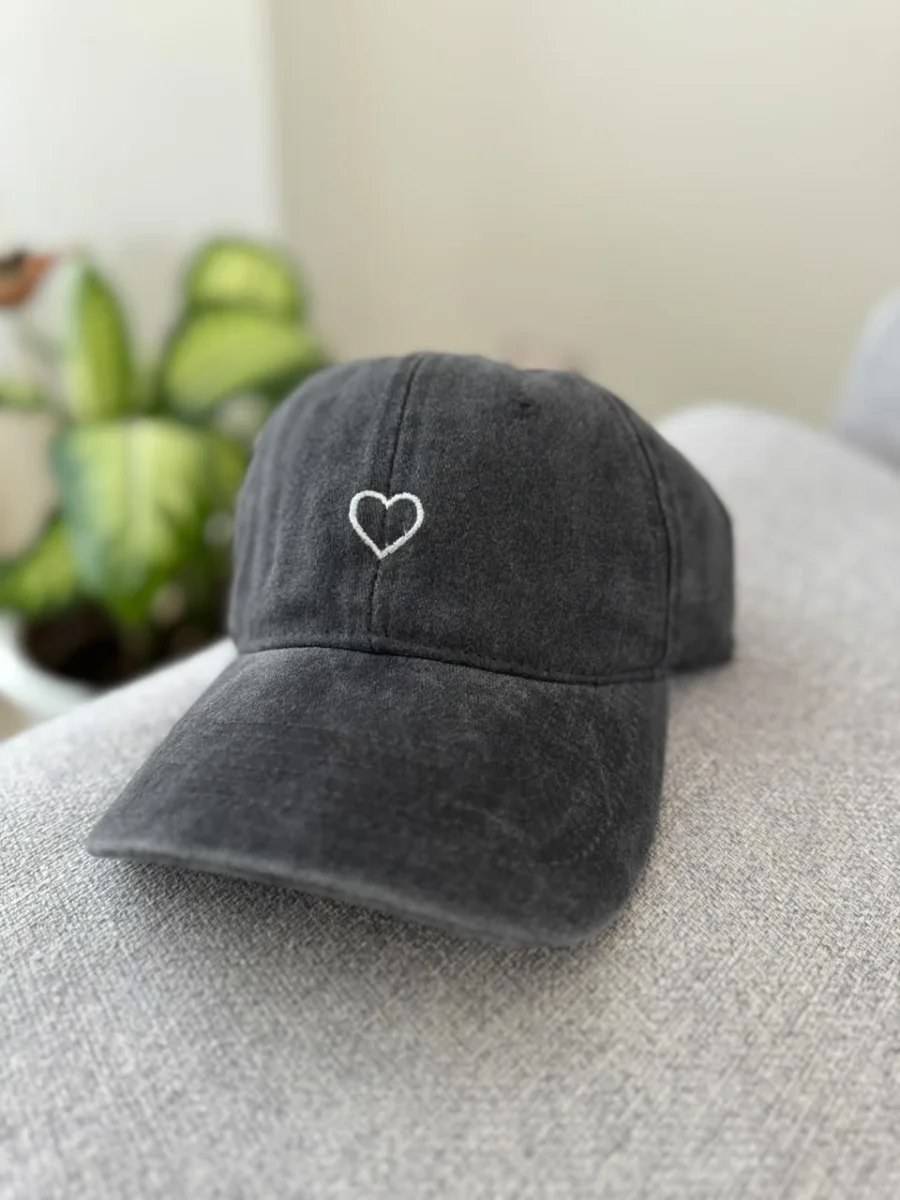 Corazon minimalista negra