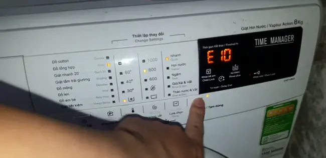Máy giặt Electrolux báo lỗi e10