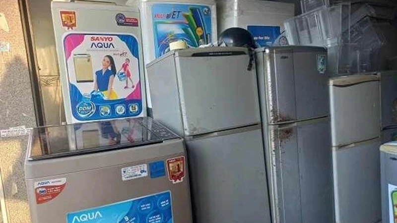 máy giặt và tủ lạnh cũ tại kho quận 9 Trung Điện Lạnh sau khi thu mua