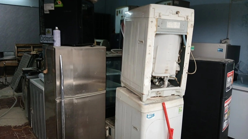 Kho chứa tủ lạnh cũ tại Thủ Đức với nhiều mẫu tủ lạnh đã thu mua và phân loại theo tình trạng