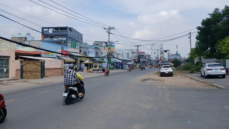 Nhân viên thu mua tủ lạnh cũ tại Lã Xuân Oai Quận 9 đến tận nơi kiểm tra và báo giá