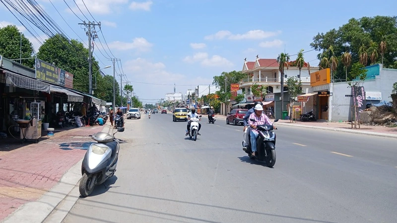 Nhân viên Trung Điện Lạnh thu mua tủ lạnh cũ tại đường Nguyễn Tất Thành, Quận 4 tận nơi