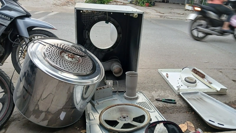 Kỹ thuật sửa máy giặt Electrolux tại nhà khách đường Đỗ Xuân Hợp Quận 9
