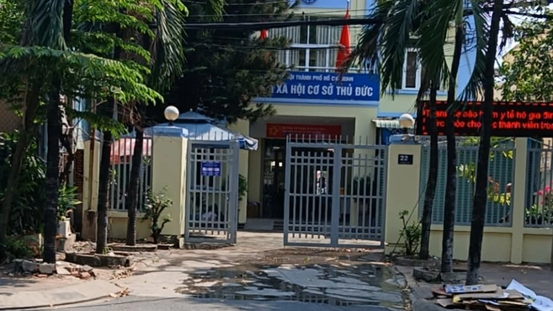 Nhân viên Trung Điện Lạnh đến cơ quan tại Thủ Đức để sửa máy giặt tận nơi