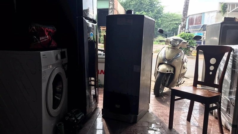 Nhân viên Trung Điện Lạnh đến tận nơi thu mua tủ lạnh cũ tại Tây Hồ