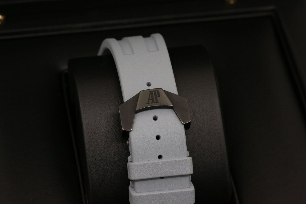 AUDEMARS PIGUET ROYAL OAK CONCEPT TOURBILLON CARBON 26265FO.OO.D002CR.01 (SKELETON 44MM) 2015 preview 6