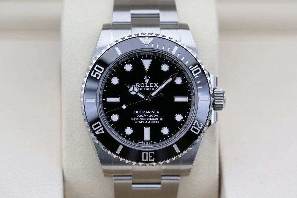 ROLEX SUBMARINER 124060 (BLACK 41MM) 2026