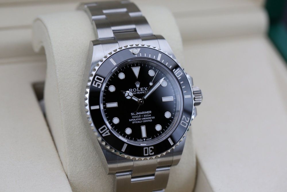ROLEX SUBMARINER 124060 (BLACK 41MM) 2026 preview 4