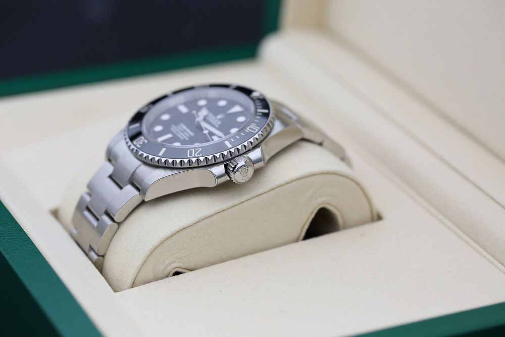 ROLEX SUBMARINER 124060 (BLACK 41MM) 2026 preview 5
