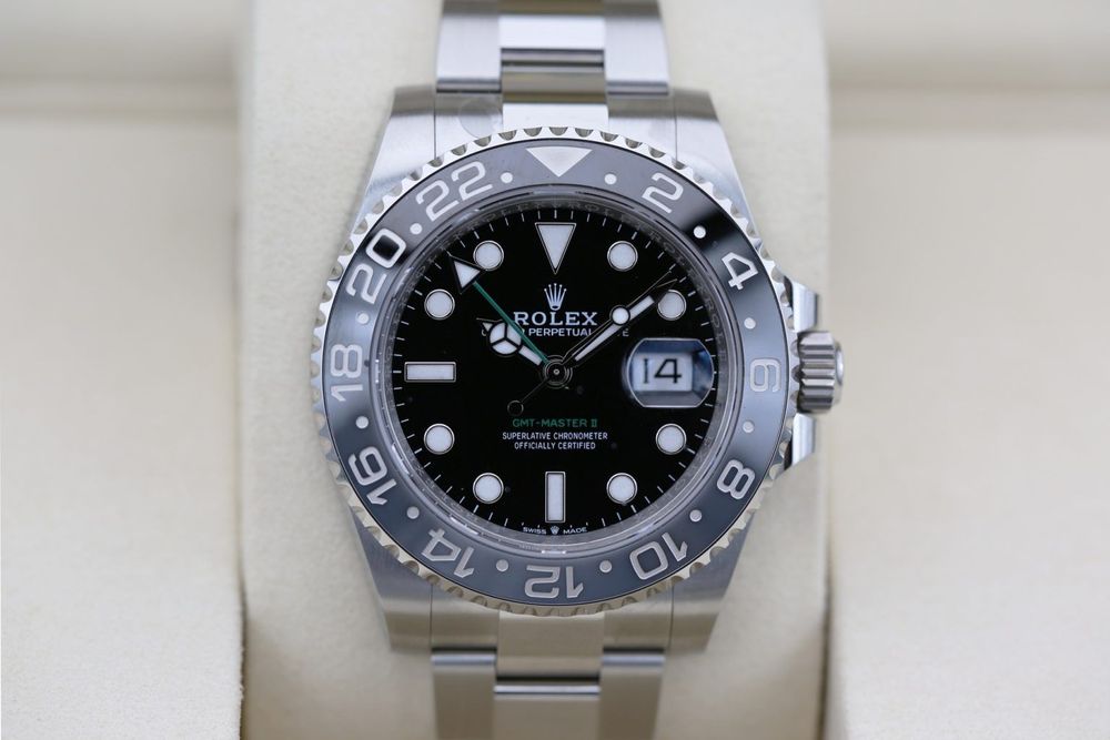 ROLEX GMT MASTER II 126710GRNR (BLACK DUAL 40MM) 2026