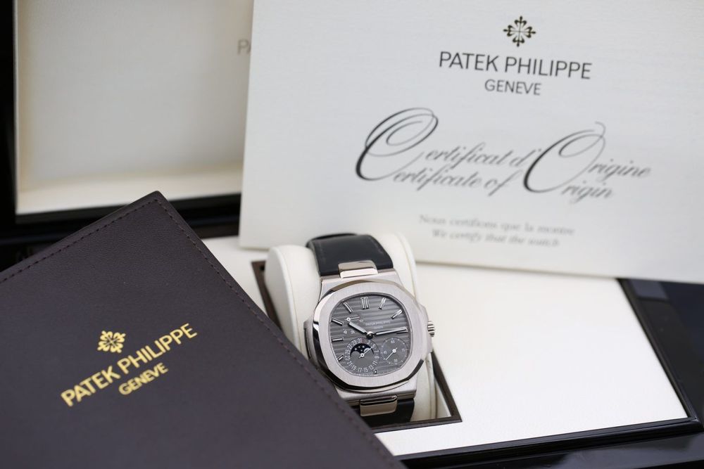 PATEK PHILIPPE NAUTILUS 5712G-001 (GREY 40MM) 2008 preview 2