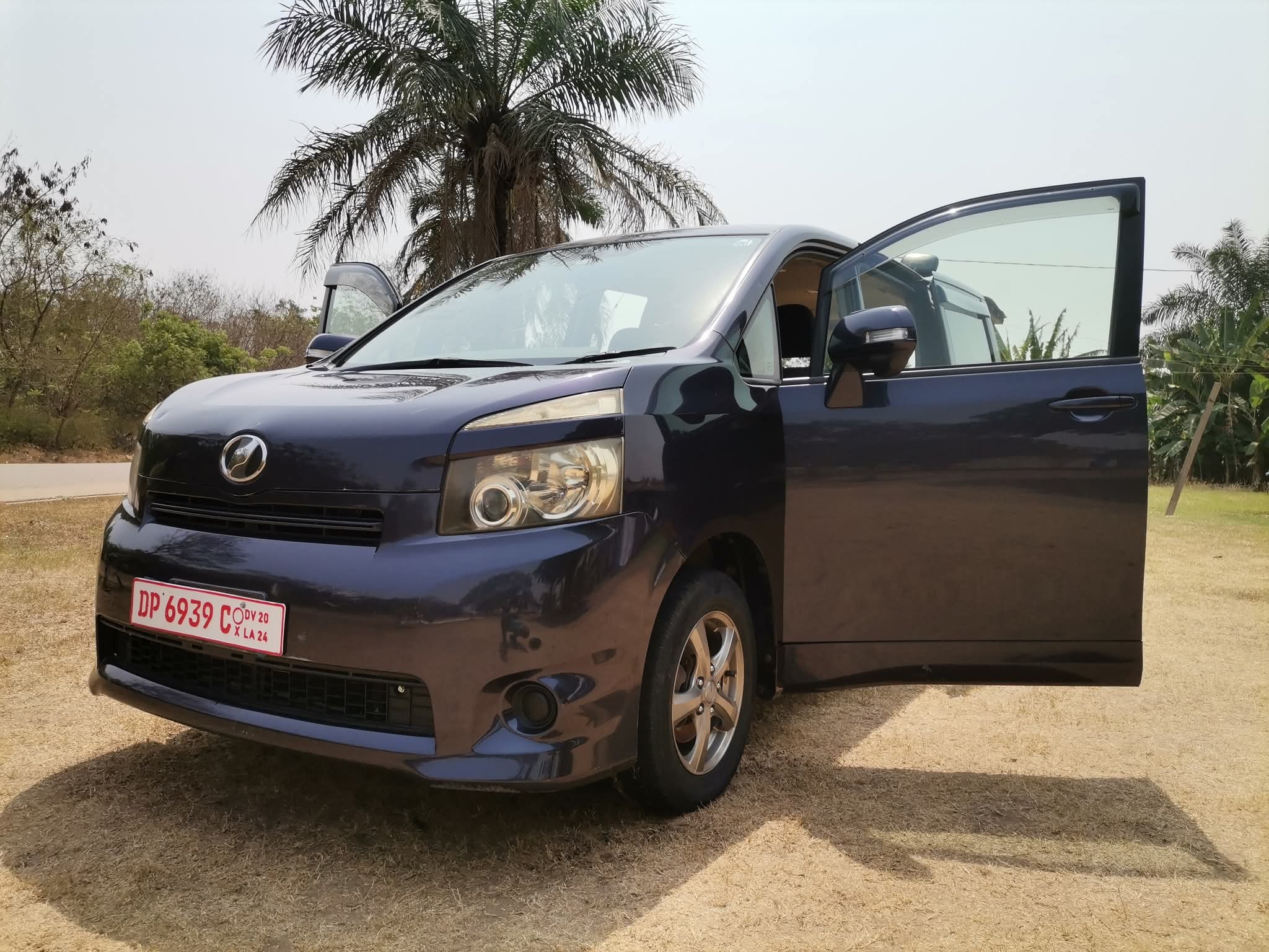 Commercial Drivers Push Back as Government Bans Toyota Voxy for Public Transport