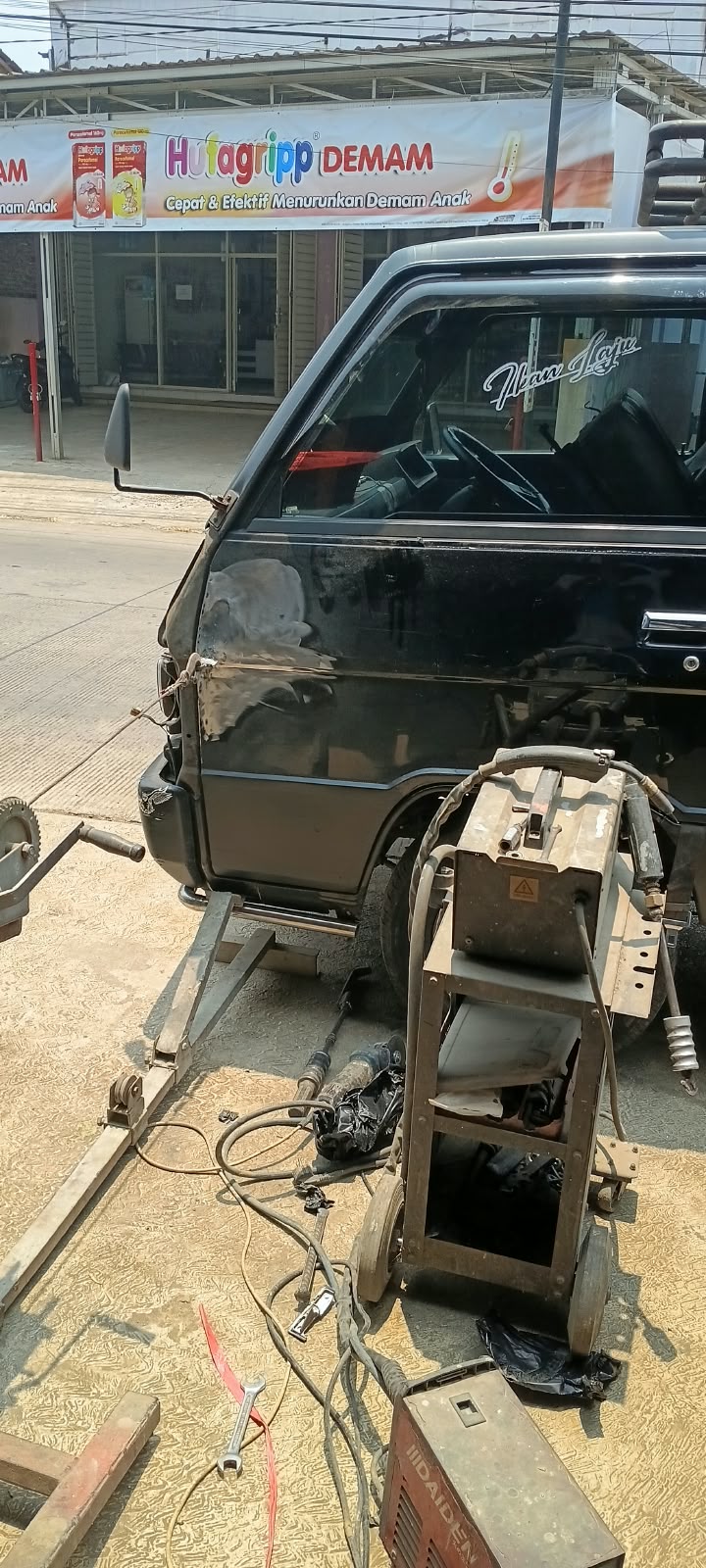 Mitsubishi Colt L300. — Proses pengerjaan