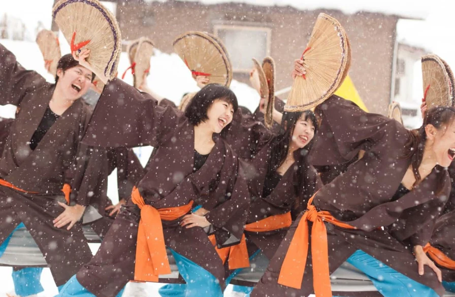 Experience the Snowy Secchu Hanamizuiwai Festival - VOYAPON