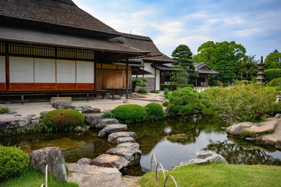 The Summer Beauty of Korakuen, Okayama's Premier Japanese Garden
