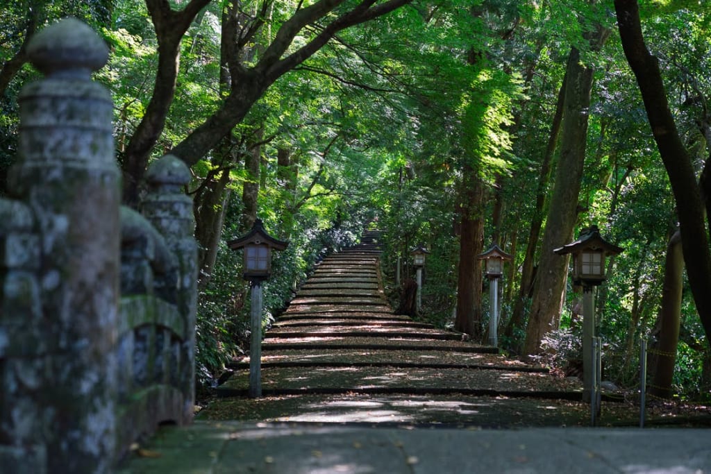 Escaliers au sanctuaire Shirayama Hime 
