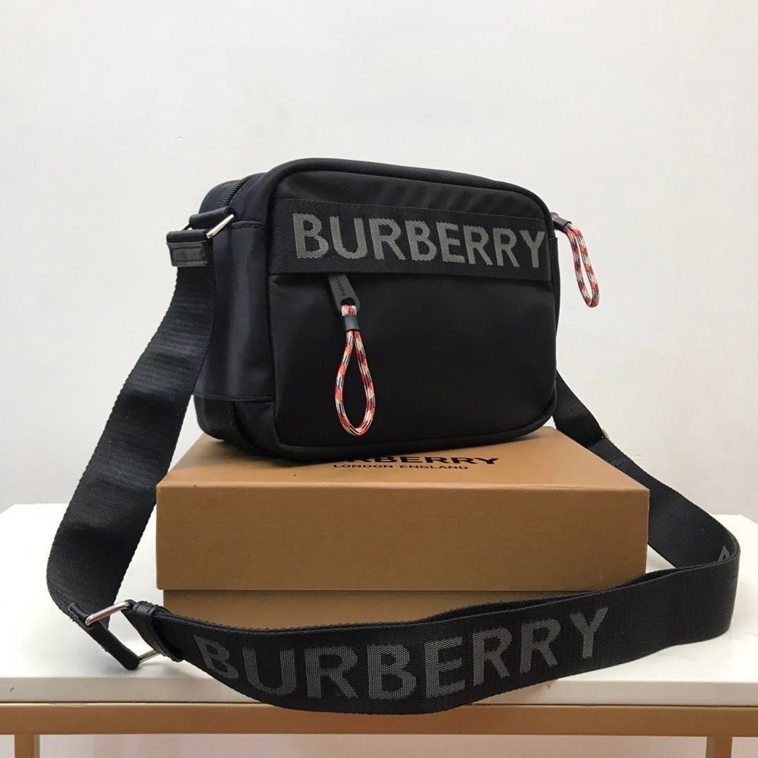 Burberry – Shoulder Nylon Bag (Caballero)