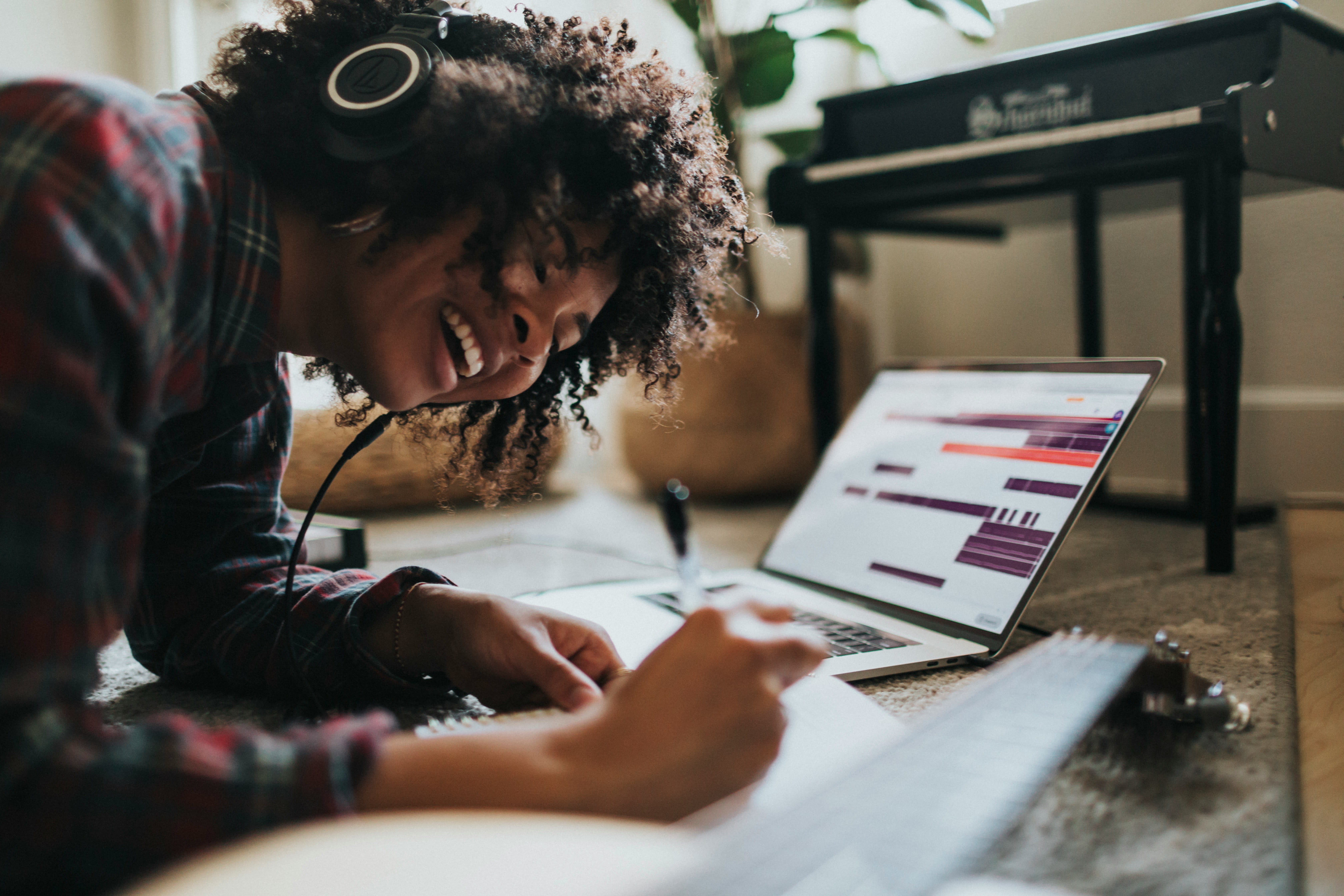 Ternyata settingan ini yang bikin suara headphone lo jelek — 5 langkah benerinnya