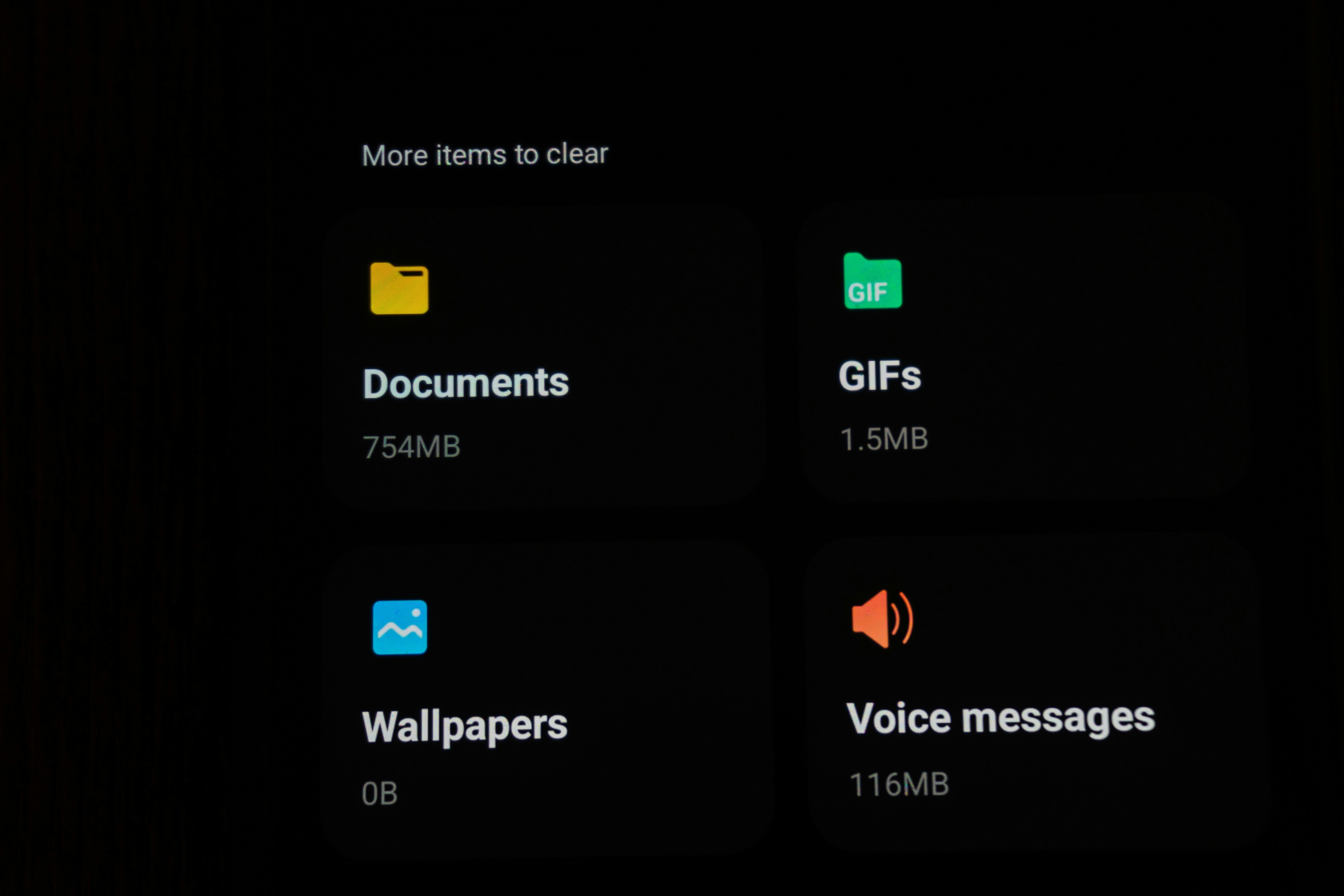 Mengatur izin aplikasi latar belakang di Windows 11.